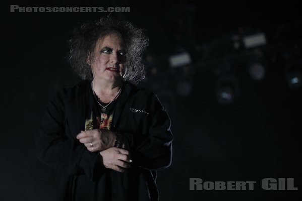 THE CURE - 2022-11-28 - PARIS - Accor Arena - Robert James Smith